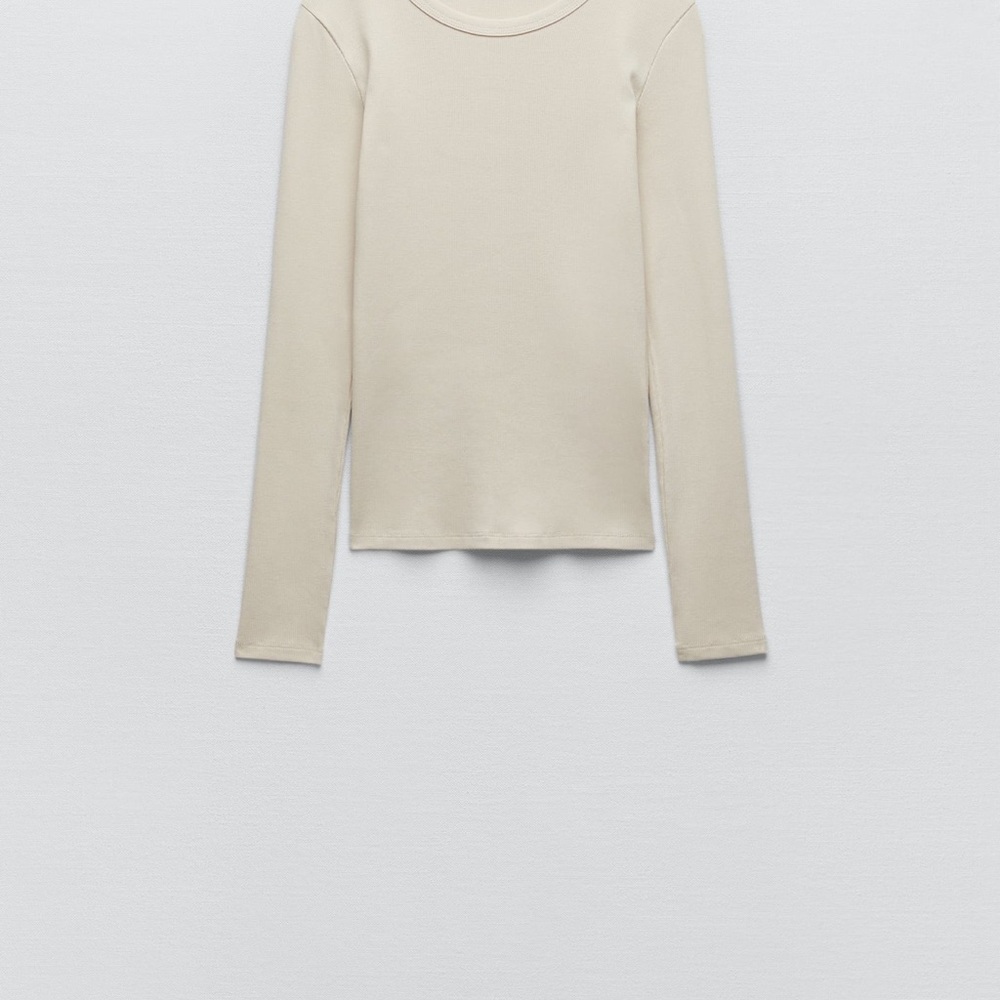 BRAND NEW ribbed sand tshirt